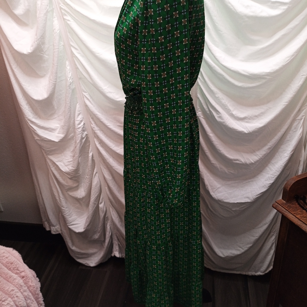 Max Studio Emerald Green Printed Maxi Dress with Smocked Waist - Picture 4 of 9